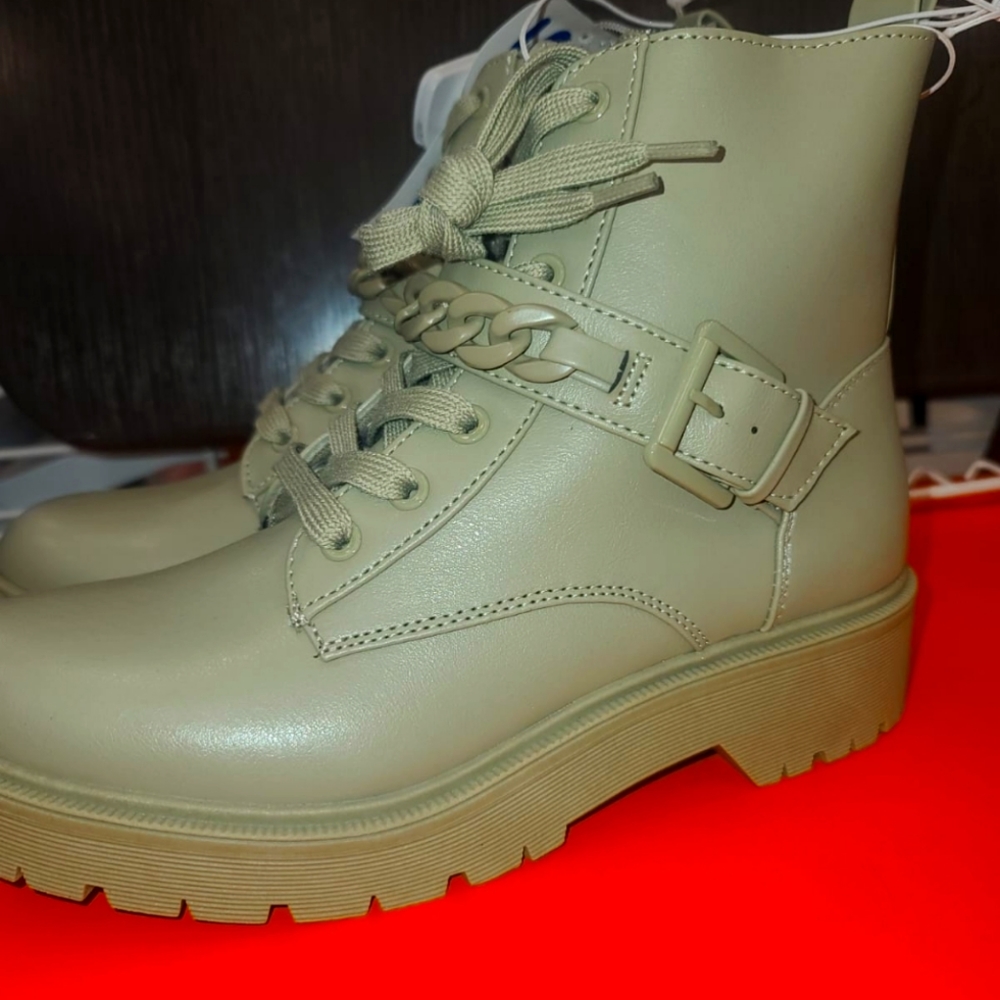 Size  6.5,7,7.5,8,8.5